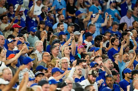 Why Arent The Toronto Blue Jays Selling Out In The Middle Of A Hot