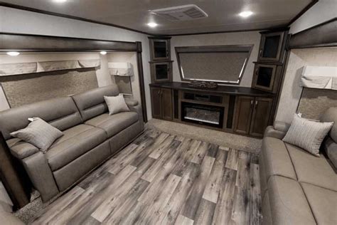 Fifth Wheel Campers With Front Living Rooms Vrogue