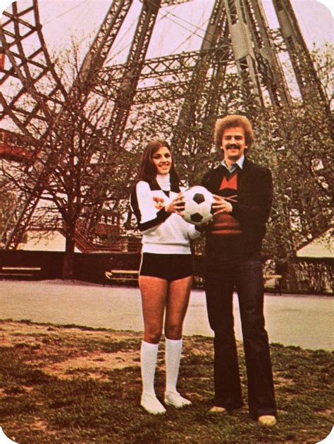 Herbert prohaska und seine schönsten tricks, assists und tore. THE VINTAGE FOOTBALL CLUB: WAGs RETRO. Herbert Prohaska et ...