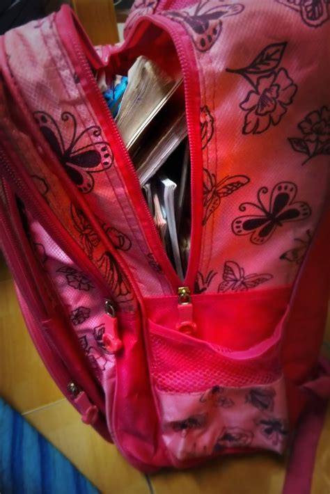 * untuk melindungi kesahihan hak untuk menggunakan gambar, sijil kebenaran prf tidak dapat dicabut setelah berjaya dimuat turun (yang. OUR WONDERFUL SIMPLE LIFE: Beg sekolah oh beg sekolah