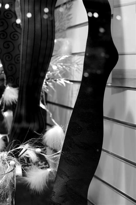 partie de jambes en l air image and photo de lalanterne de concours noir et blanc