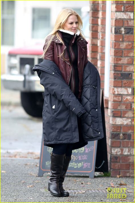 Ginnifer Goodwin Jennifer Morrison Battle The Cold For Once Upon A Time Photo