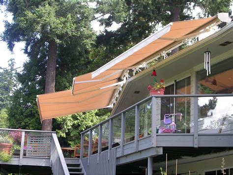 A Quick Guide To Roof Mounted Retractable Awning