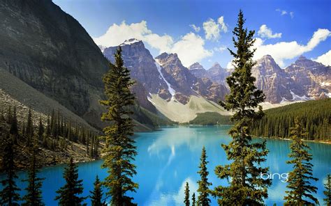 Moraine Lake In Banff National Park Hd Wallpapers