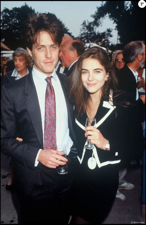 Liz Hurley Et Hugh Grant En 1990 Purepeople