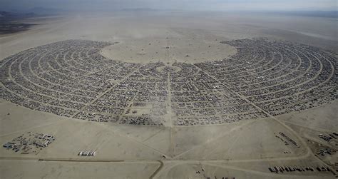 Burning Man 2015 Photos Spectacular Pictures Of Annual Festival In Nevadas Black Rock Desert