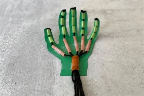 Diy Model Robot Hand Stem Activity Mombrite