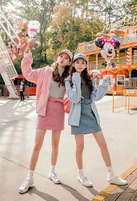 Theme Park Outfits To Look Cute While Staying Comfy