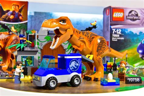 First Lego Jurassic World 2 Fallen Kingdom Set Images Bricksfanz