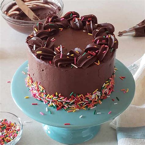 They need to compliment each other such as chocolate and almonds, hazelnuts, or orange. Petite Chocolate Cake Recipe | Wilton