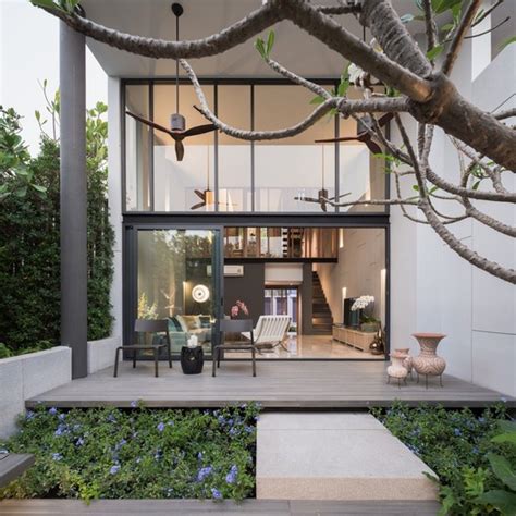 Townhouse With Private Garden Baan Puripuri Archdaily