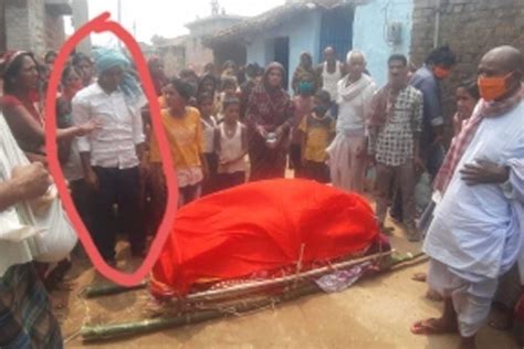 Bihar Man Married For Just 6 Hours Performs Last Rites Of His Newly Wed Bride