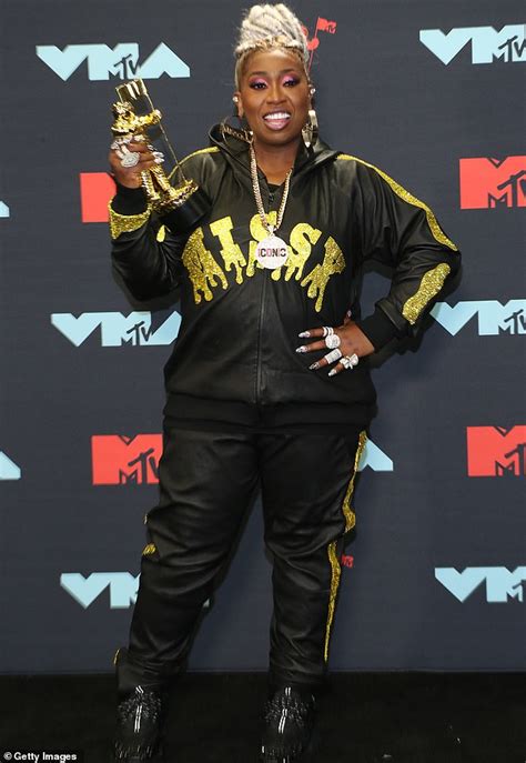 Missy Elliott Donates 13k To Cash Strapped Bride So She Can Purchase