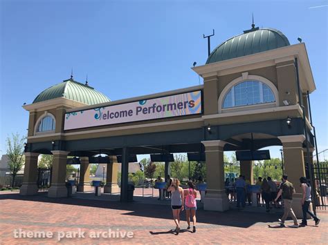 Main Entrance At Worlds Of Fun Theme Park Archive