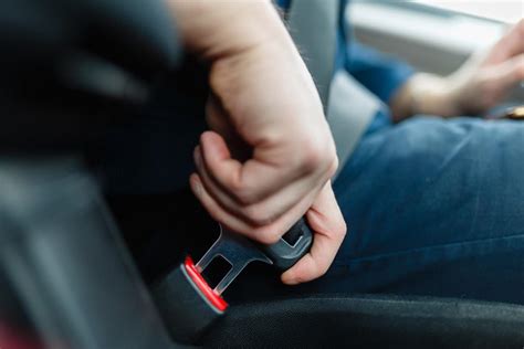 do you have to replace your seat belts after a car accident