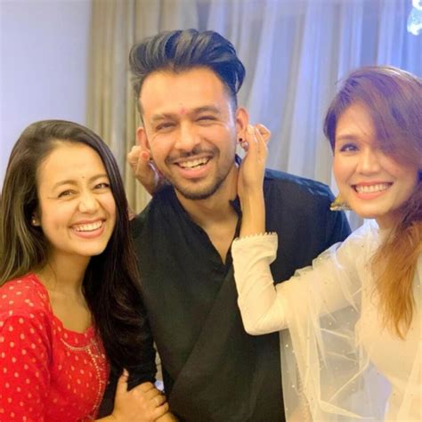 Meet The Real Family Of Popular Singer Neha Kakkar Iwmbuzz