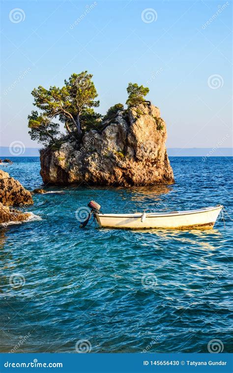 Brela Felsen Kroatien Stockfoto Bild Von Mittelmeer 145656430