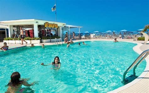 Cattolica pet friendly beach hotels. Servizi in spiaggia Cattolica Sport all' Altamarea Beach ...