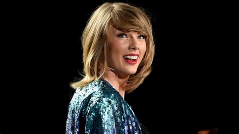 Taylor Swift Doppelganger Look Alike Goes Viral Stylecaster