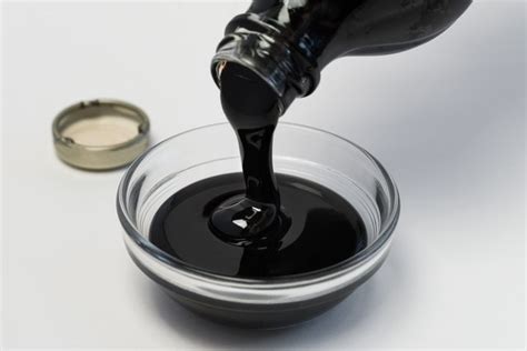 It can be used interchangeably with muscovado sugar, but molasses sugar has a stronger taste as compared to muscovado. What Is the Difference Between Blackstrap Molasses and ...