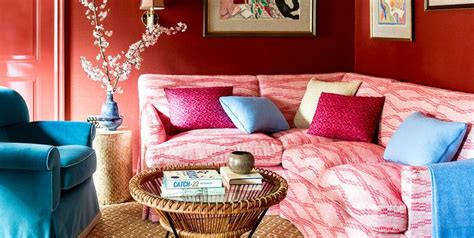 16 Styling Tricks That Make A Small Living Room Seem Larger No But