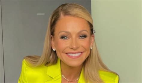 Live Star Kelly Ripa Shares Swimsuit Photo Of Endless Summer