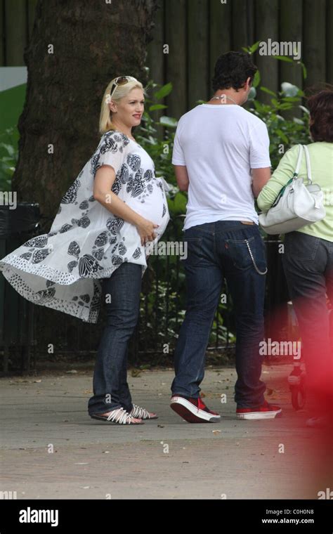 Heavily Pregnant Gwen Stefani Gavin Rossdale Their Son Kingston And