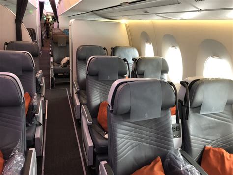 Although singapore airlines offers one of the best economy cabins of any airline, there was a noticeable difference between the two travel classes. Review: Singapore Airlines Premium Economy Class | reisetopia