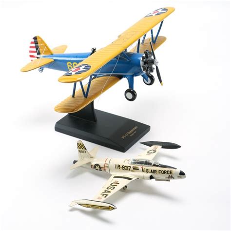 Pair Of Die Cast Model Airplanes Model Airplanes Diecast Planes For