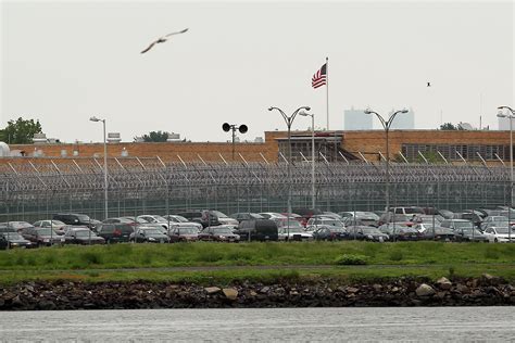 Ny Inmate Dies On Rikers Island 9th In Nyc Lockup This Year