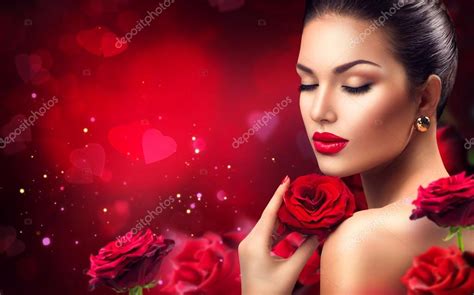 Woman With Red Rose Flowers — Stock Photo © Subbotina 100199122