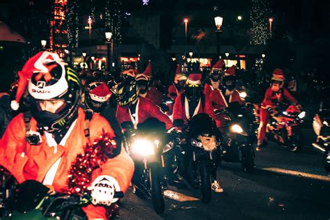 Biker Santa Gang A Convoy Of Bikers Dressed Up Santa Causi Flickr