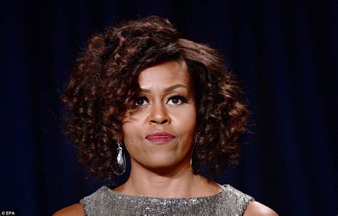 Michelle Obama Unveils Curly Do At White House Correspondents Dinner