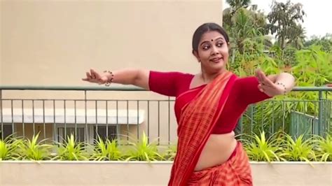 Aunty Hot Saree Navel Youtube