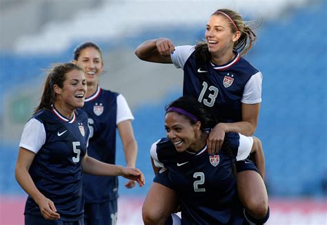 Sydney Leroux And Alex Morgan Peas In An Exacting Pod The New York Times