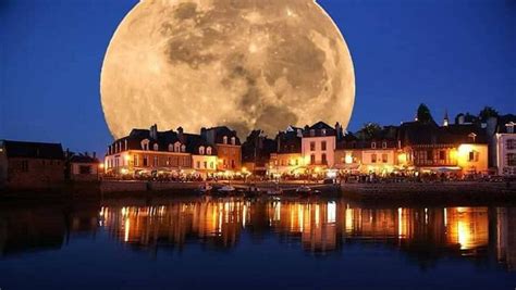 Auray. Des images de la ville sous la lune