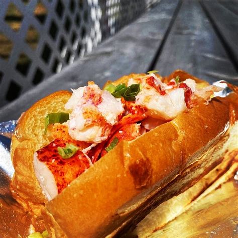 Famous Hampton Beach Lobster Dog Will Be Your New Obsession