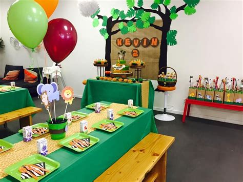See more ideas about jungle decorations, jungle, jungle theme. Jungle themed birthday party with DIY decorations, goodie ...