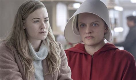 The Handmaids Tales Serena Joy Star Speaks Out On ‘intense Episode Really Pushing It Tv