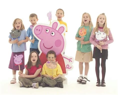 Casts Of Voices For Peppa Pig Bebe Love This Show Peppa Pig