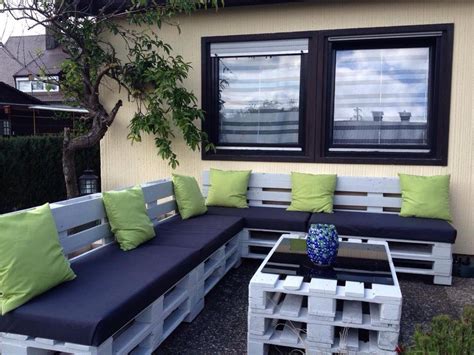 Gartenmöbel aus paletten selber bauen: Bauidee: Paletten Outdoor Lounges - Blog AN|NA Haus und ...