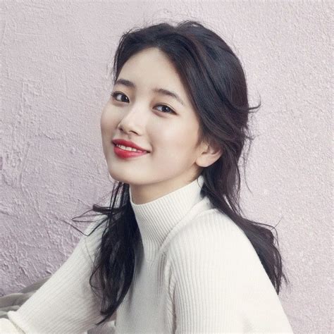 Suzy Is A South Korean Singer And Actress She Is A Member Of The Girl Group Miss A Under Jyp
