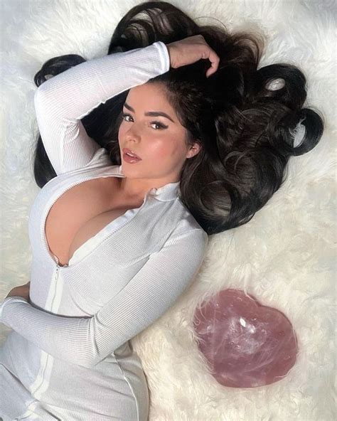 Demi Rose Thrills Fans As Her Cleavage Spills From Unzipped Ribbed Dress Janglerspuzzles