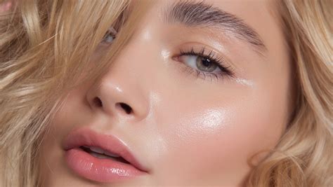 The TikTok Makeup Trend You Should Try For A Glass Skin Dewy Look