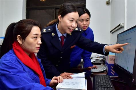 Chinas Revised Civil Servant Law Takes Effect Cn