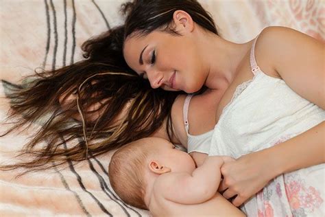 Things Moms Need To Know About Bed Sharing Breastfeeding Support
