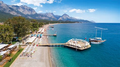 Go for a morning dip in the sea in the city center, then go over to saklıkent for an afternoon of skiing! Antalya Budapestről jó áron! - Utazz okosan!