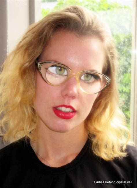 Bobby Laurel Adlı Kullanıcının Girls With Glasses Panosundaki Pin Resimler