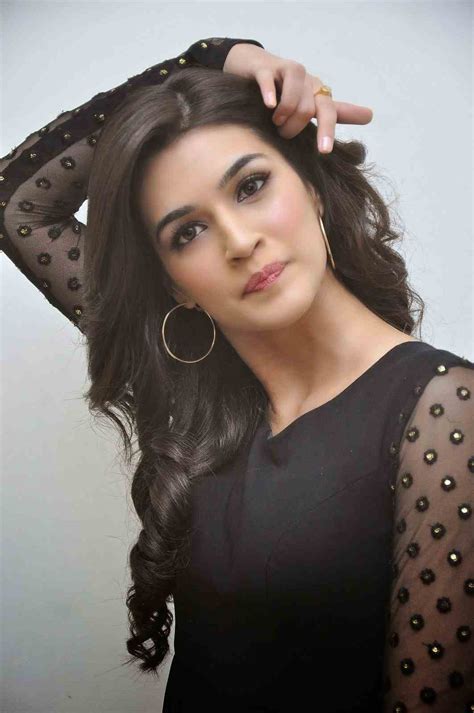 70 Best Kriti Sanon Wallpapers Hd Images And Hot Pics