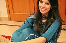 karachi girl collage hot cute beautiful girls saima desi local women sexy iranian bold indian real pretty